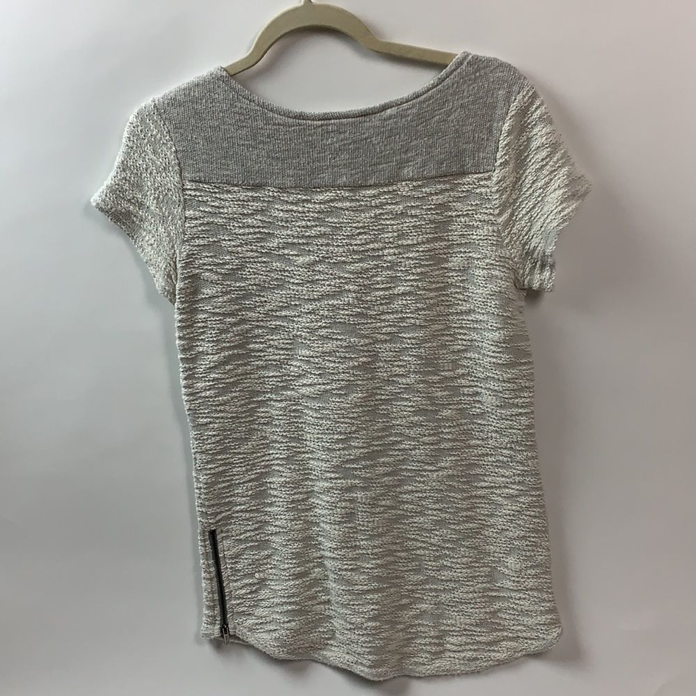 Kenar - Detailed Textured Top - Picture 5 of 5